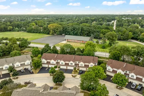 348 Gladstone Ln #348, Elgin, IL 60120 photo 27