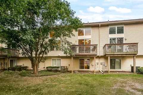 348 Gladstone Ln #348, Elgin, IL 60120 photo 24