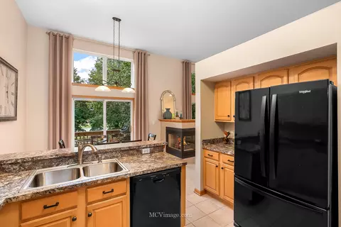 348 Gladstone Ln #348, Elgin, IL 60120 photo 11