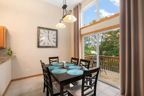 348 Gladstone Ln #348, Elgin, IL 60120 photo 8