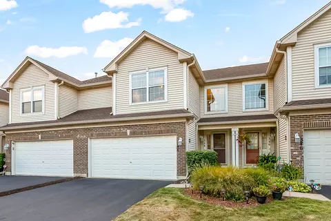 348 Gladstone Ln #348, Elgin, IL 60120