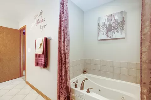 348 Gladstone Ln #348, Elgin, IL 60120 photo 16
