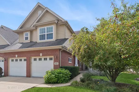 2563 Cedar Hill Ln, Woodridge, IL 60517