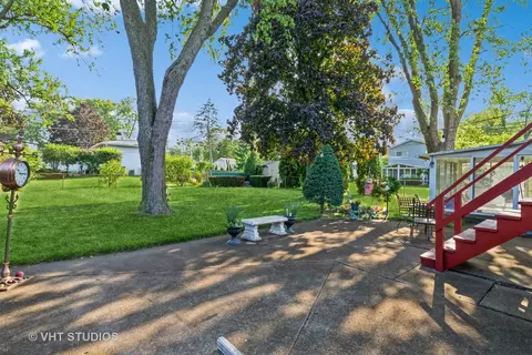 1903 E Pawnee Ln, Mount Prospect, IL 60056 photo 14