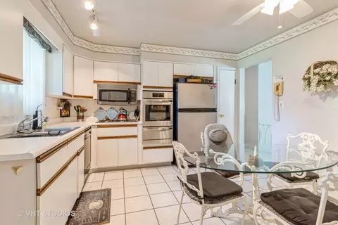 1903 E Pawnee Ln, Mount Prospect, IL 60056 photo 5