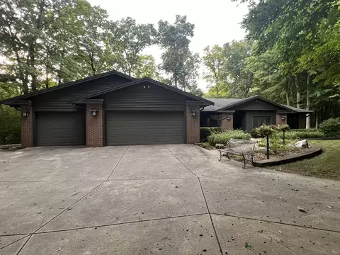 28724 E 850 North Rd, Ellsworth, IL 61737