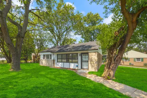 2 Sauk Ct, Park Forest, IL 60466