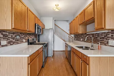 Kitchen - 746 County Line Rd, Aurora, IL 60502 photo 2 of 4