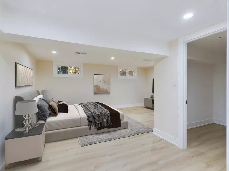  7647 S Chappel Ave, Chicago, IL 60649 photo 11