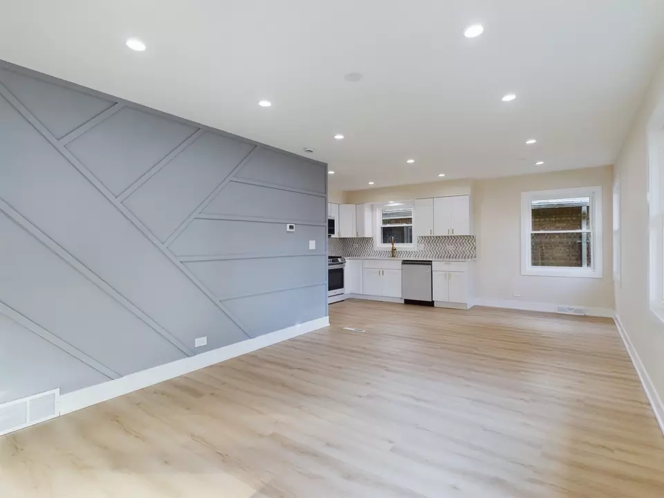  7647 S Chappel Ave, Chicago, IL 60649 photo 12