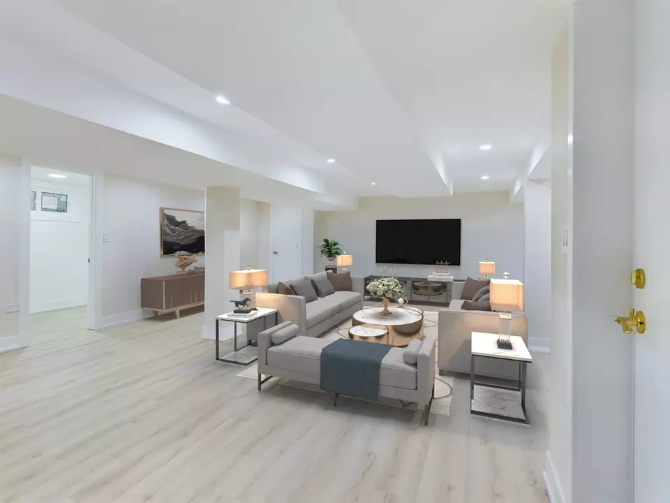  7647 S Chappel Ave, Chicago, IL 60649 photo 9