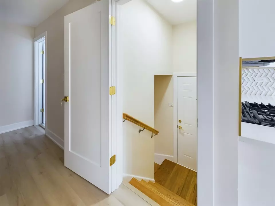  7647 S Chappel Ave, Chicago, IL 60649 photo 18