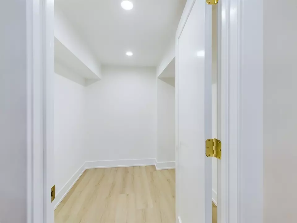  7647 S Chappel Ave, Chicago, IL 60649 photo 21