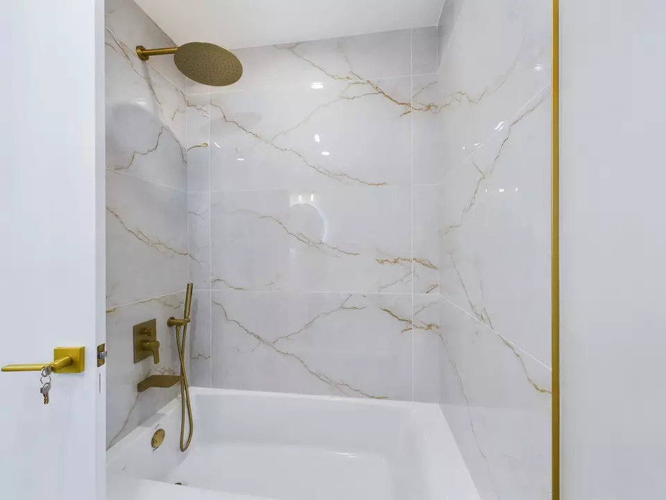  7647 S Chappel Ave, Chicago, IL 60649 photo 17