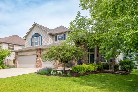 24812 Emerald Ave, Plainfield, IL 60585 photo 2