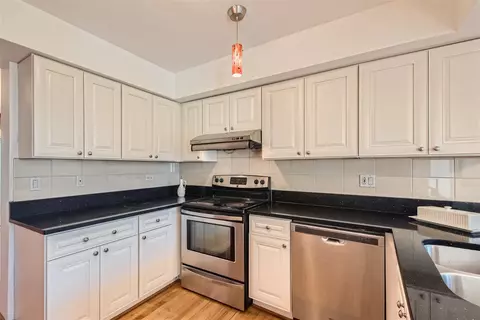 40 Portwine Rd, Willowbrook, IL 60527 photo 8