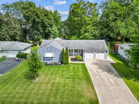45 Victor Pkwy, Crystal Lake, IL 60014