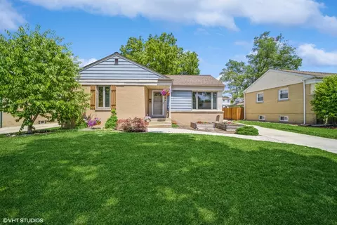 710 E Clarendon Ave, Arlington Heights, IL 60004