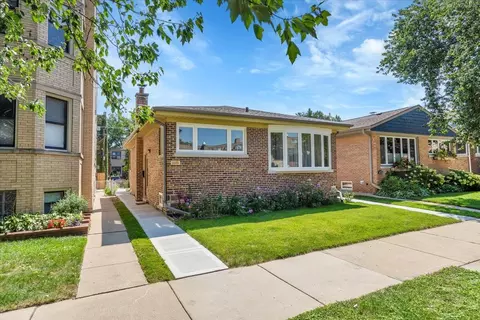 2035 W Summerdale Ave, Chicago, IL 60625