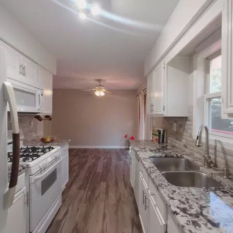 Kitchen - 130 Cloud Mist Ct, Capron, IL 61012 photo 4 of 4