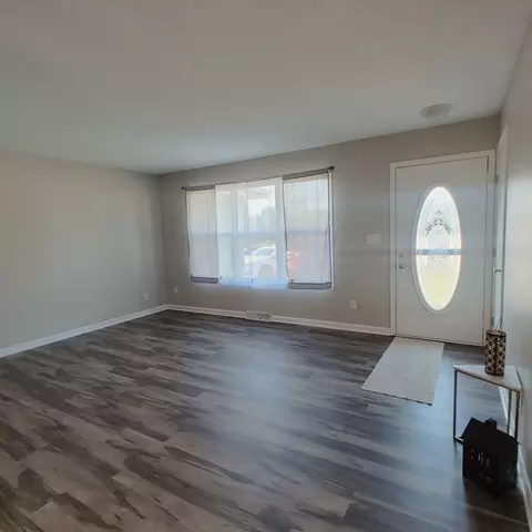 Living - 130 Cloud Mist Ct, Capron, IL 61012 photo 2 of 4