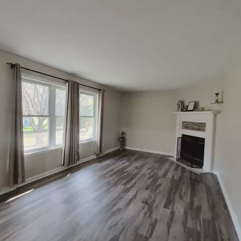 Living - 130 Cloud Mist Ct, Capron, IL 61012 photo 3 of 4