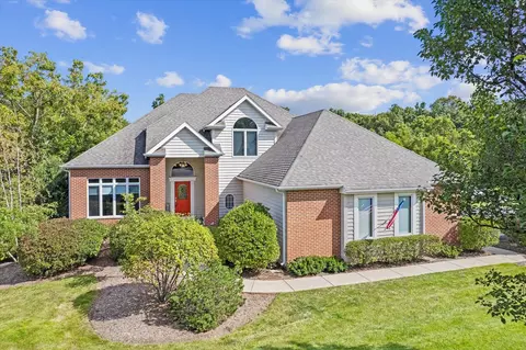 741 Dakota Dr, Woodstock, IL 60098