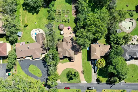 View/Area - 9821 Elm Ter, Des Plaines, IL 60016 photo 5 of 12