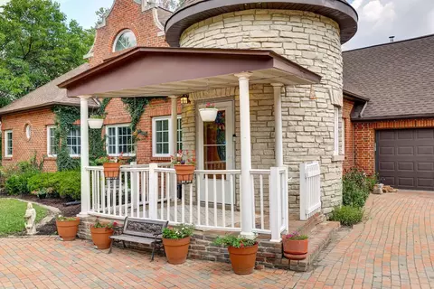 Exterior - 9821 Elm Ter, Des Plaines, IL 60016 photo 6 of 20