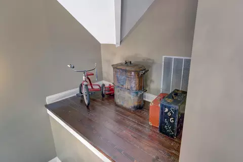 Entry Way - 9821 Elm Ter, Des Plaines, IL 60016 photo 8 of 8
