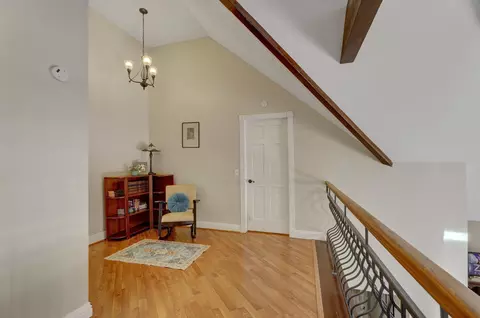 Entry Way - 9821 Elm Ter, Des Plaines, IL 60016 photo 6 of 8
