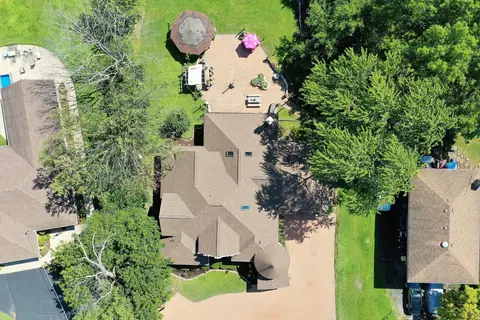 View/Area - 9821 Elm Ter, Des Plaines, IL 60016 photo 7 of 12