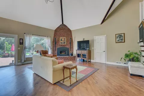 Other - 9821 Elm Ter, Des Plaines, IL 60016 photo 4 of 13