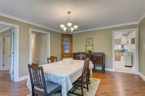 Dining - 9821 Elm Ter, Des Plaines, IL 60016 photo 1 of 2