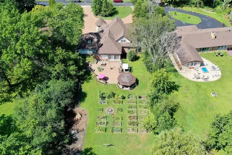 View/Area - 9821 Elm Ter, Des Plaines, IL 60016 photo 8 of 12