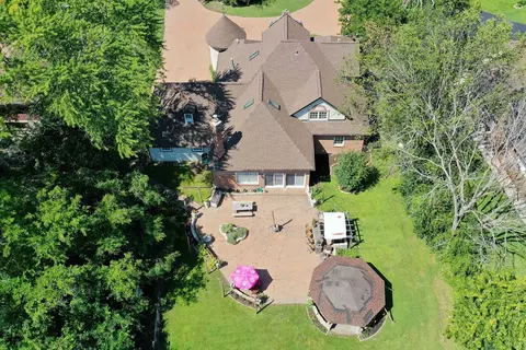 View/Area - 9821 Elm Ter, Des Plaines, IL 60016 photo 10 of 12