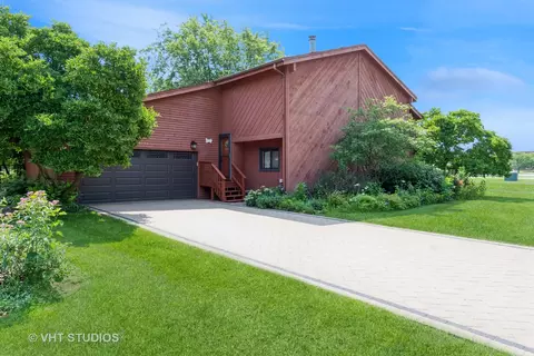 6509 New Albany Rd, Lisle, IL 60532