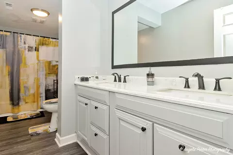 Bath - 127 Washington St, Ingleside, IL 60041 photo 1 of 1