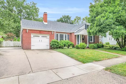 1203 W John St, Champaign, IL 61821