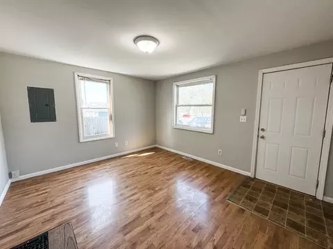 601 Bloomington Rd, Champaign, IL 61820 photo 3