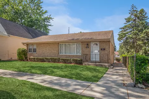 1980 Illinois St, Des Plaines, IL 60018