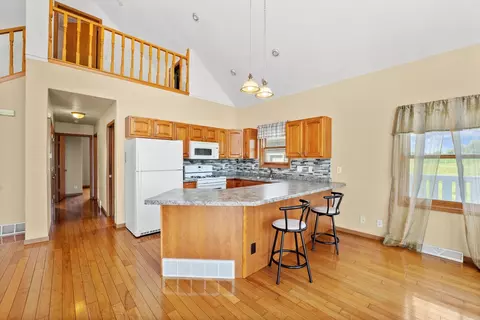 6915 Johnson Rd, Hebron, IL 60034 photo 2