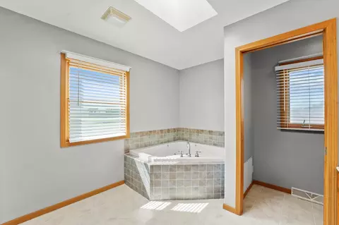 6915 Johnson Rd, Hebron, IL 60034 photo 20