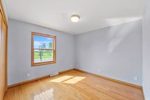 6915 Johnson Rd, Hebron, IL 60034 photo 13