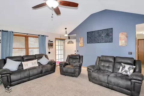 175 E First St, Manteno, IL 60950 photo 6
