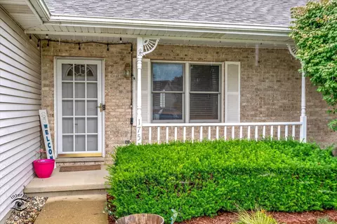 175 E First St, Manteno, IL 60950 photo 2