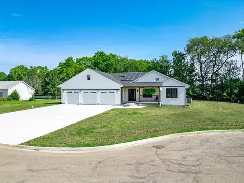 102 Sunset Ln, Prophetstown, IL 61277