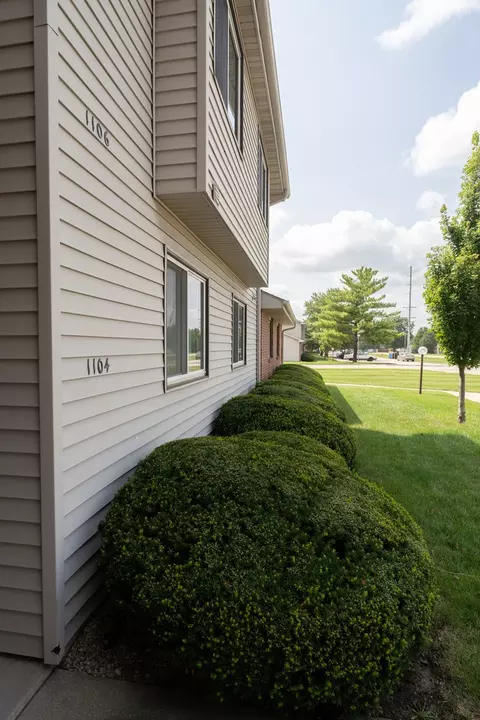 1104 Kara Dr #1104, Champaign, IL 61822