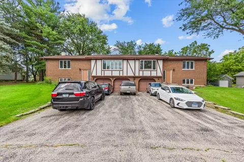 494-496 South St, Burlington, IL 60109