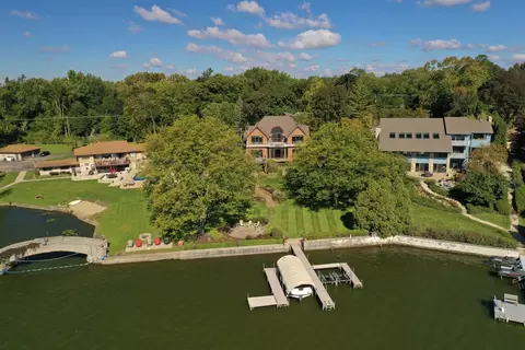 1177 Rocky Beach Rd, Johnsburg, IL 60051